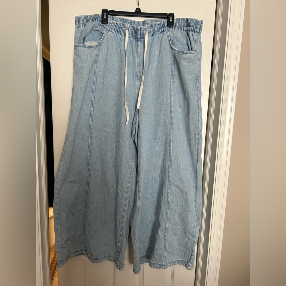 Universal Thread Sky Blue Denim Pants *I am 5’7” for reference on last photo.